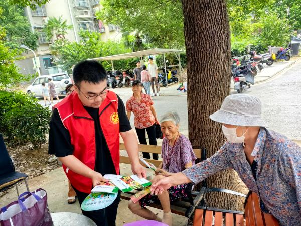 市农业农村局组织开展“我爱我家 清洁家园”主题志愿服务活动 提升居民日常生活服务品质